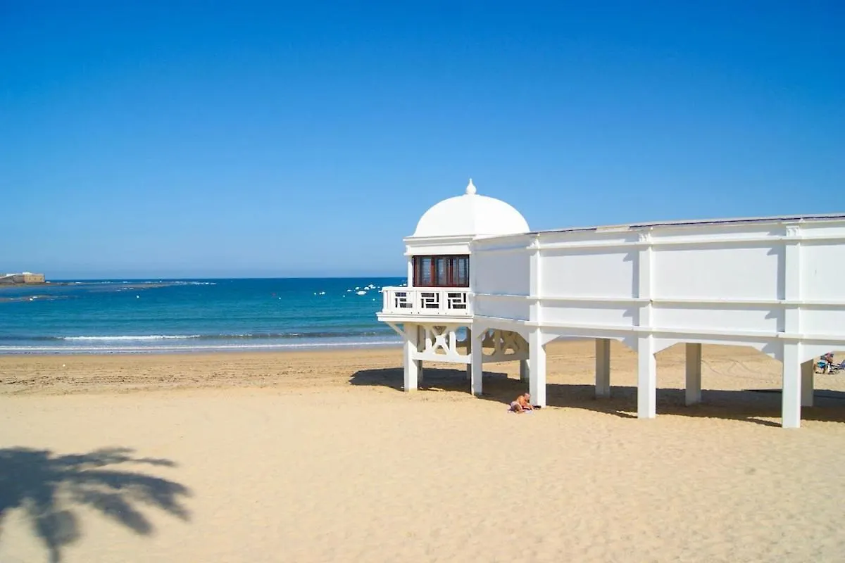 Three Bedrooms In La Caleta Cadice